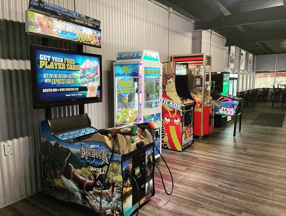 The Happy Badger Sports Pub | restaurant | 100 Center Ice Dr, Delmont, PA 15626, USA | 7244614305 OR +1 724-461-4305