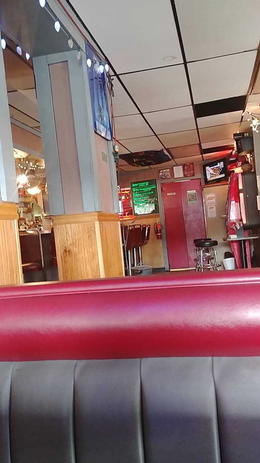 Olde Towne Grill | restaurant | 15924 W High St, Middlefield, OH 44062, USA | 4406320932 OR +1 440-632-0932