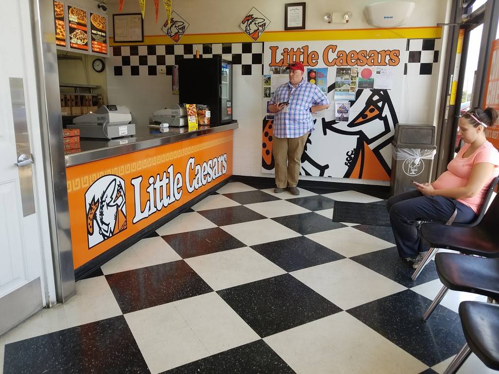 Little Caesars Pizza | meal takeaway | 17 W Karsch Blvd, Farmington, MO 63640, USA | 5737560770 OR +1 573-756-0770
