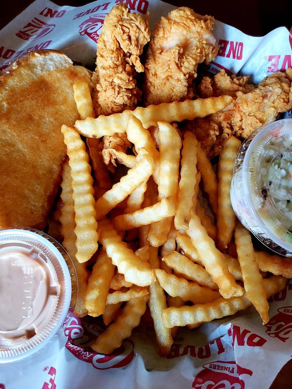 Raising Canes Chicken Fingers | meal takeaway | 1840 1st Capitol Dr, St Charles, MO 63301, USA | 6369250132 OR +1 636-925-0132