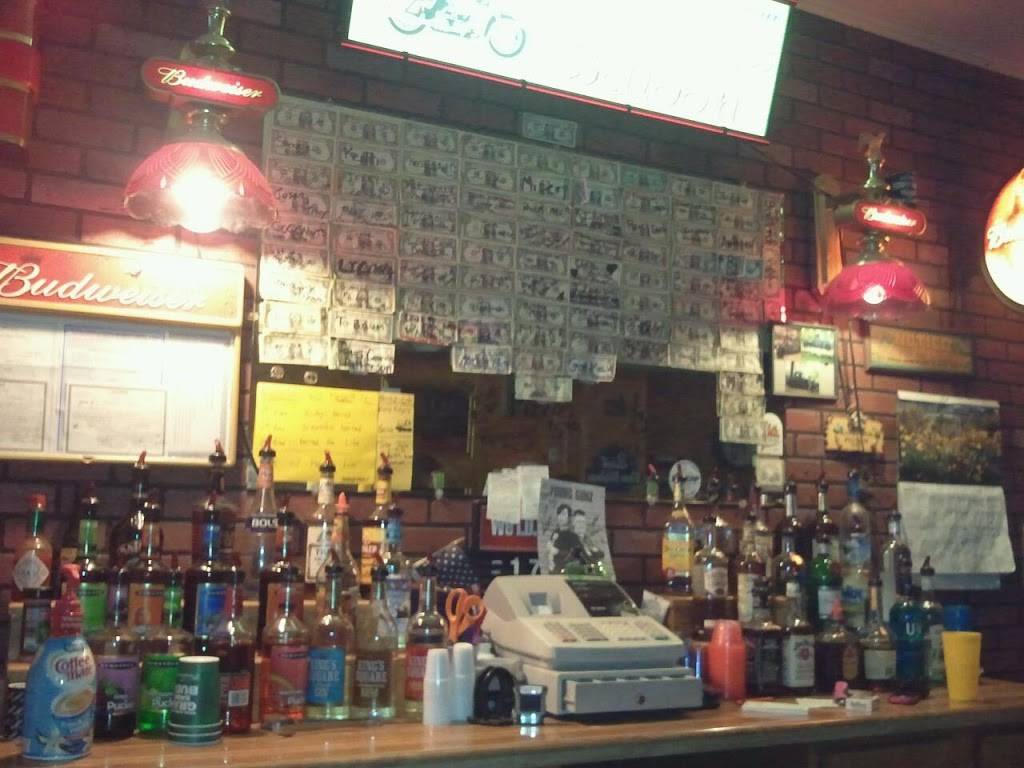 Fat Boys | restaurant | 105 E Des Moines St, Wayland, MO 63472, USA | 6607546799 OR +1 660-754-6799