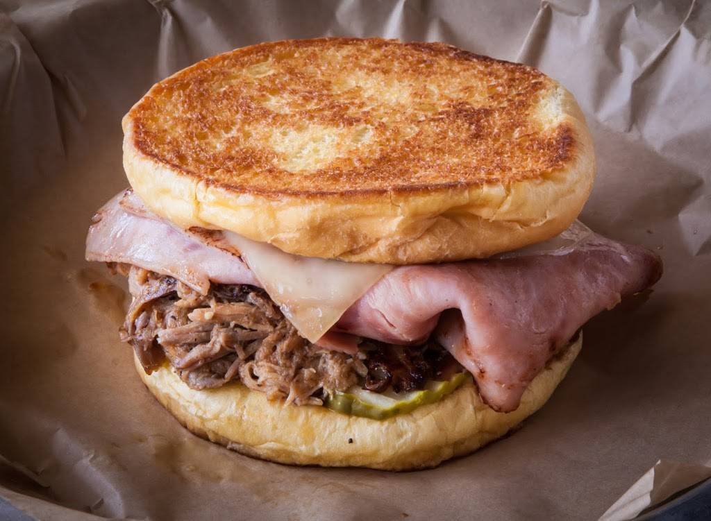 Sams Burgers | restaurant | 1017 Dairy Ashford St, Houston, TX 77079, USA | 2814964052 OR +1 281-496-4052