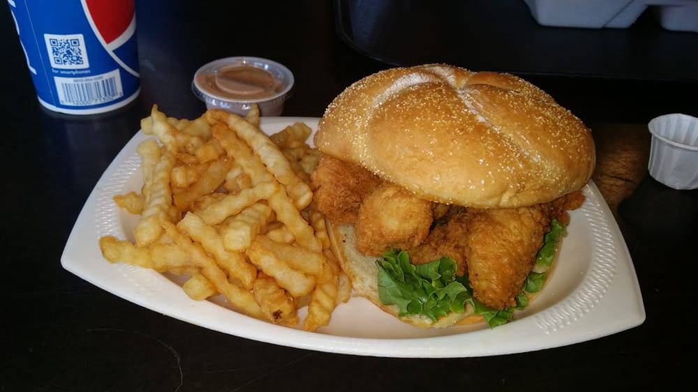 Raising Canes Chicken Fingers | meal takeaway | 805 W Grace St, Richmond, VA 23220, USA | 8048281142 OR +1 804-828-1142