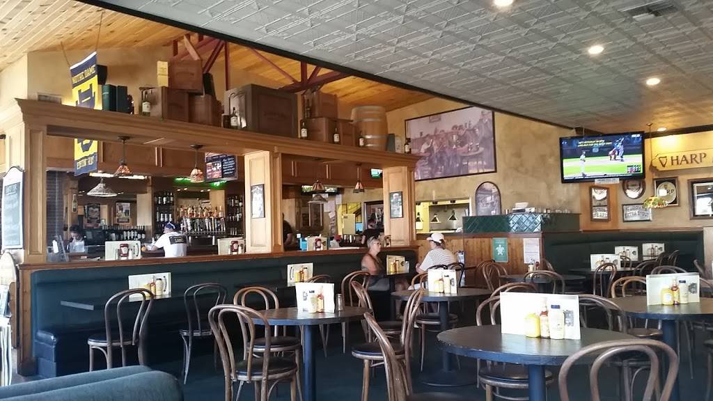 Hennesseys Tavern | restaurant | 34111 La Plaza, Dana Point, CA 92629, USA | 9494880121 OR +1 949-488-0121