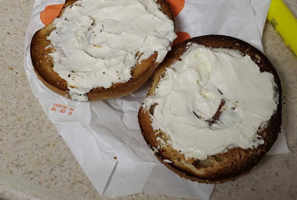 Dunkin | bakery | 22 Western Ave, Augusta, ME 04330, USA | 2076212547 OR +1 207-621-2547