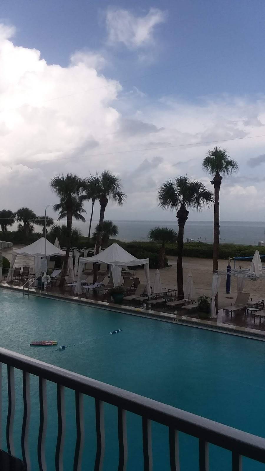 Turtle’s Pool & Beach Bar | restaurant | 1451 Middle Gulf Dr #4, Sanibel, FL 33957, USA | 2394724151 OR +1 239-472-4151