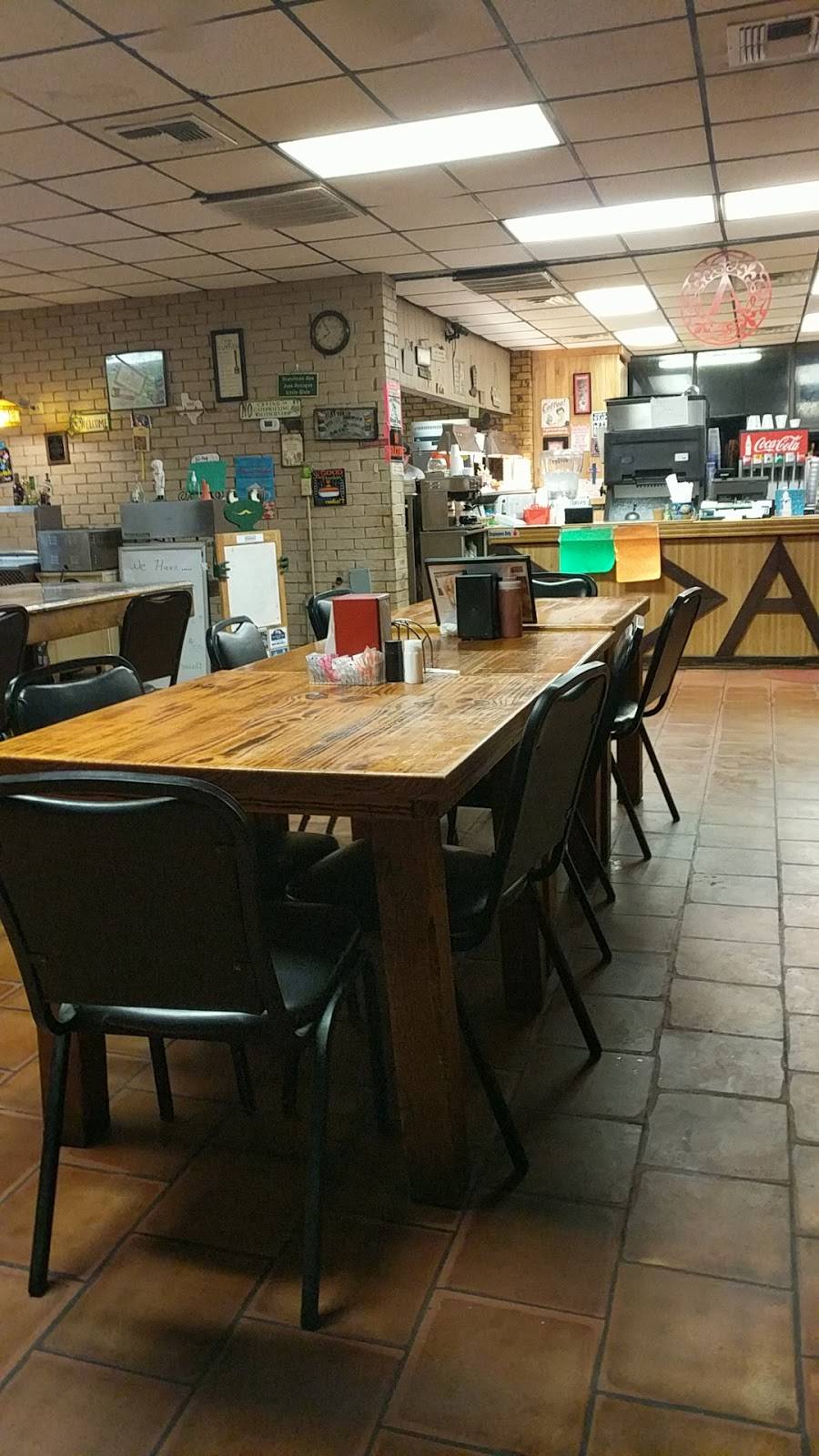 Arnolds Family Restaurant | restaurant | 206 N Main St, Lone Star, TX 75668, USA | 9036563405 OR +1 903-656-3405