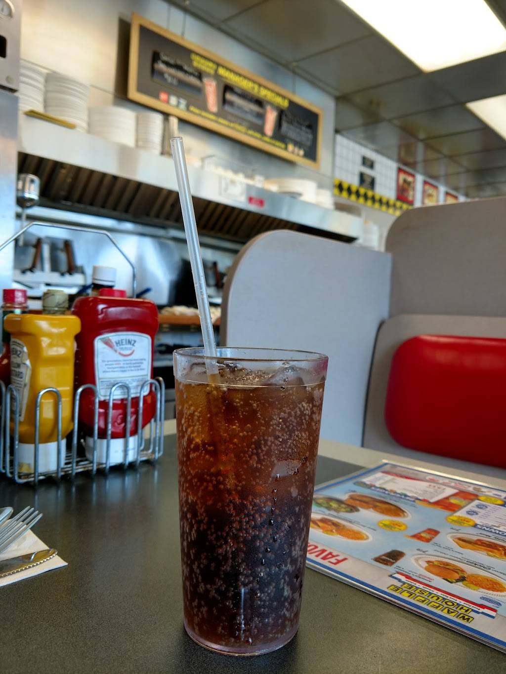 Waffle House | meal takeaway | 13132 Hwy 61 North, Robinsonville, MS 38664, USA | 6623631752 OR +1 662-363-1752