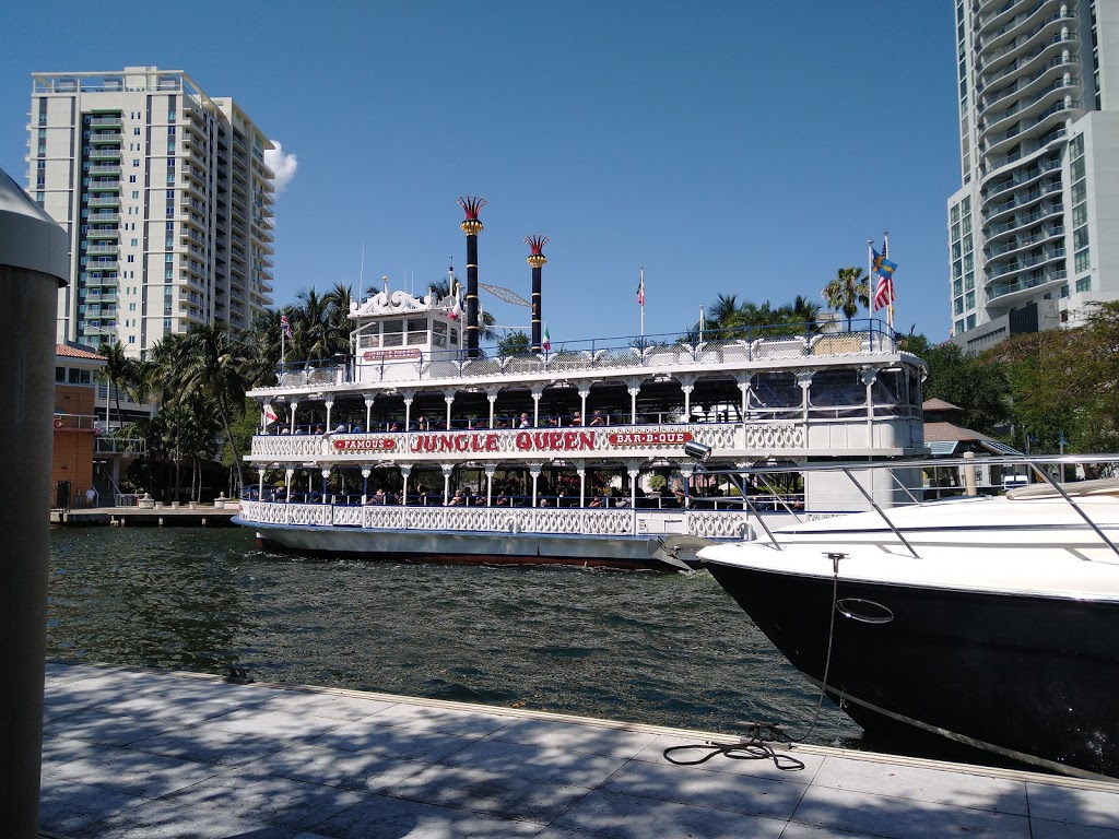 The DownTowner | restaurant | 10 S New River Dr E, Fort Lauderdale, FL 33301, USA | 9544639800 OR +1 954-463-9800