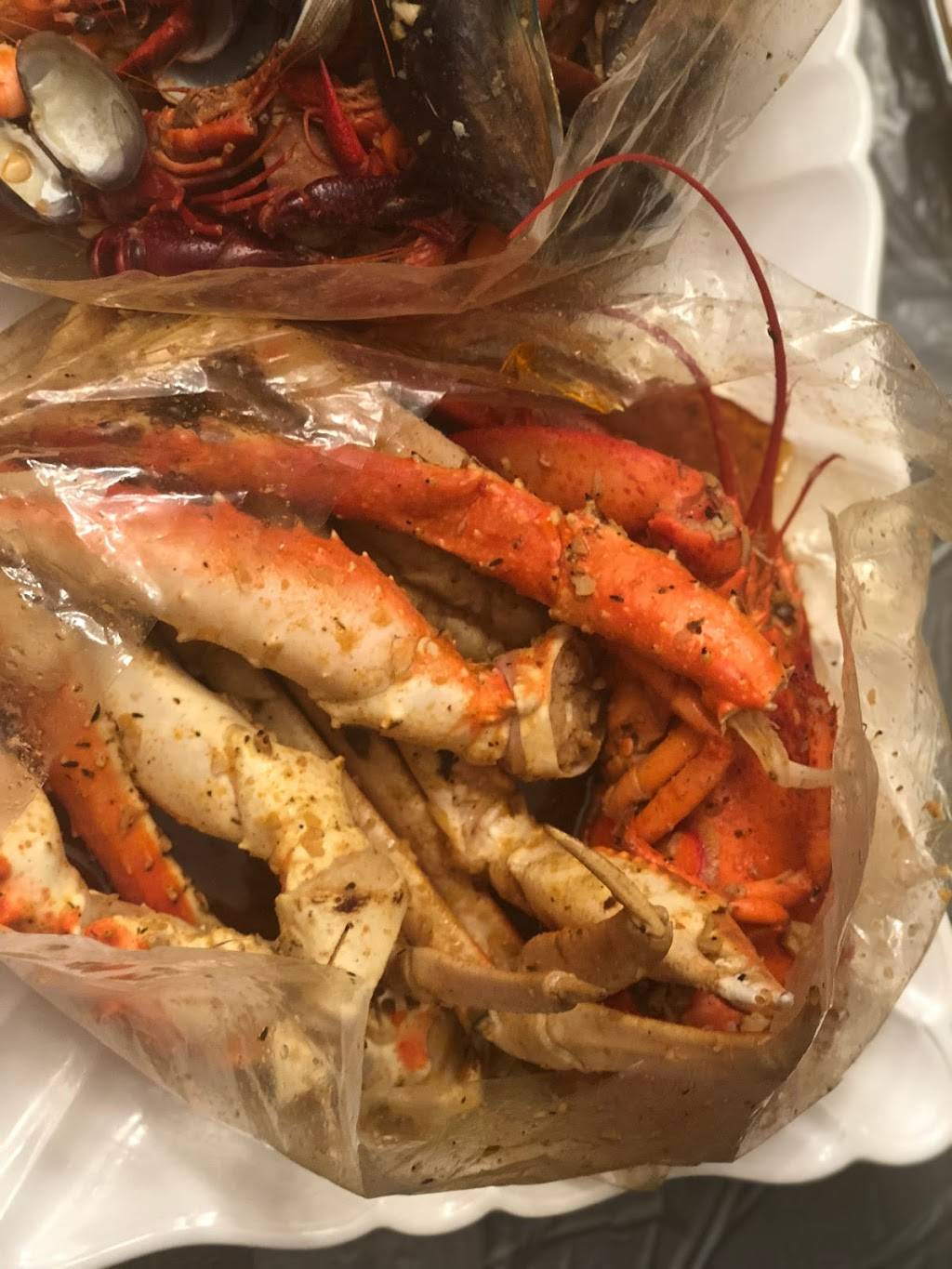 Cajun King Aiea | restaurant | 98-020 Kamehameha Hwy, Aiea, HI 96701, USA | 8084842221 OR +1 808-484-2221