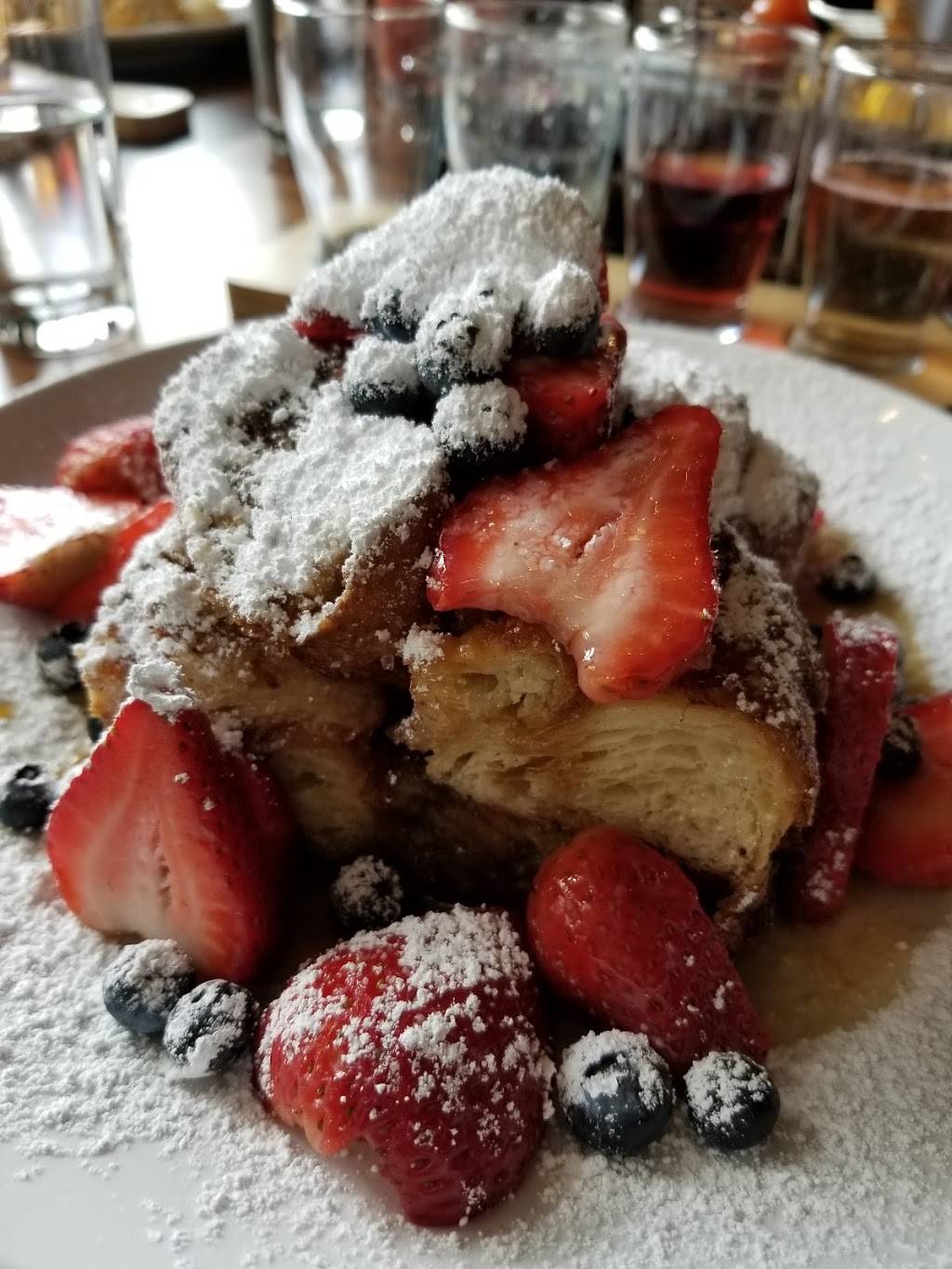 Fleenors Restaurant | restaurant | 400 W 4th St, Santa Ana, CA 92701, USA | 7143165421 OR +1 714-316-5421