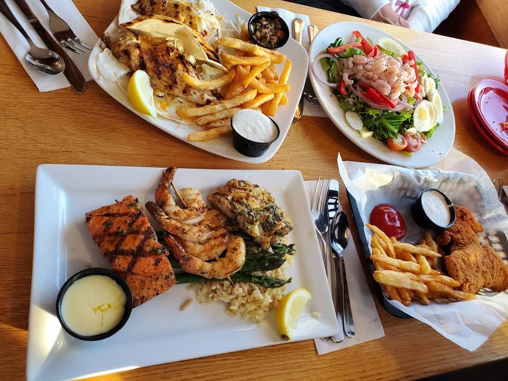 Boat Shed Restaurant | restaurant | 101 Shore Dr, Bremerton, WA 98310, USA | 3603772600 OR +1 360-377-2600