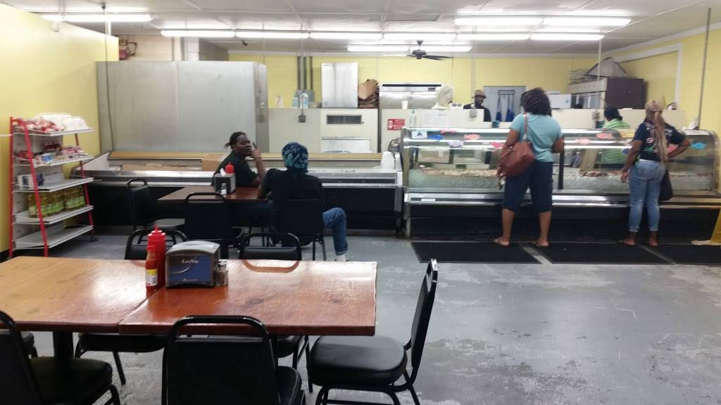 Kingstree Seafood | restaurant | 509 Kelly St, Kingstree, SC 29556, USA | 8433553025 OR +1 843-355-3025