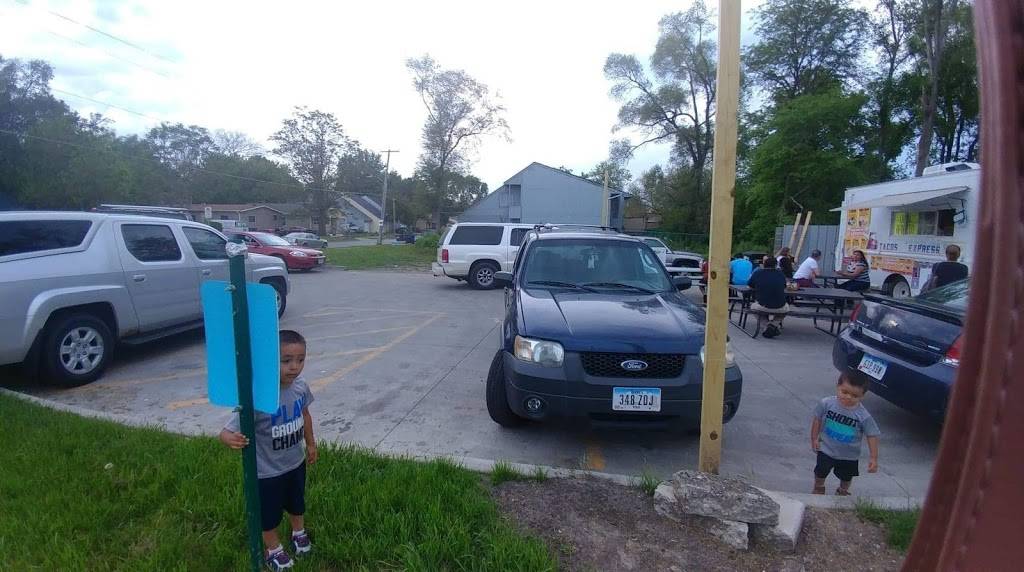 Tacos Expressz Chena | restaurant | 1640 E University Ave, Des Moines, IA 50316, USA | 5157780378 OR +1 515-778-0378