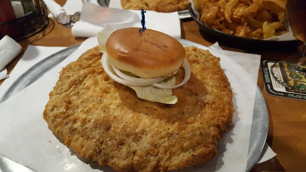 Schooners | restaurant | 810 E Grove St, Bloomington, IL 61701, USA | 3098296841 OR +1 309-829-6841