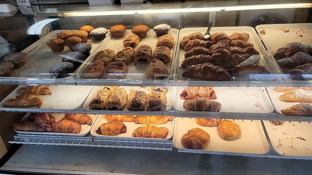 Cafe des Croissants | bakery | 2444 Lomitas Ave, Santa Rosa, CA 95404, USA | 7075446710 OR +1 707-544-6710