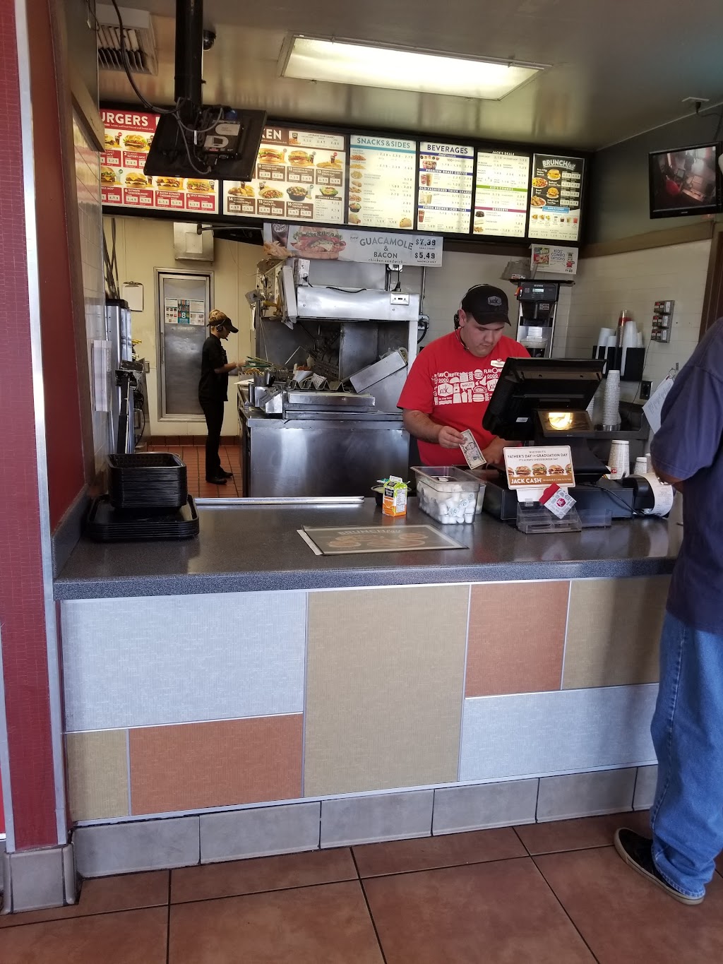 Jack in the Box | restaurant | 2100 S 4th St, El Centro, CA 92243, USA | 7603532790 OR +1 760-353-2790