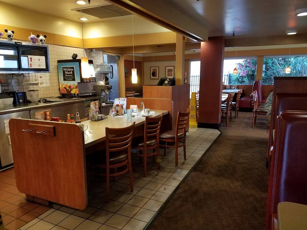 Dennys | restaurant | 130 E W Calle Primera, San Ysidro, CA 92173, USA | 6196900408 OR +1 619-690-0408