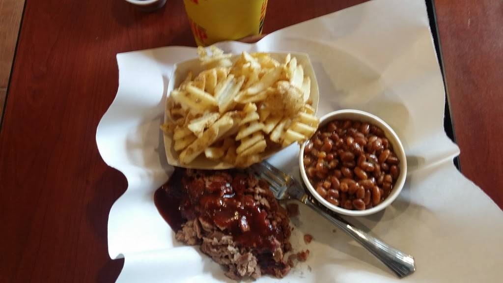 Dickeys Barbecue Pit | restaurant | 1610 Ridenour Blvd, Kennesaw, GA 30152, USA | 7704277655 OR +1 770-427-7655