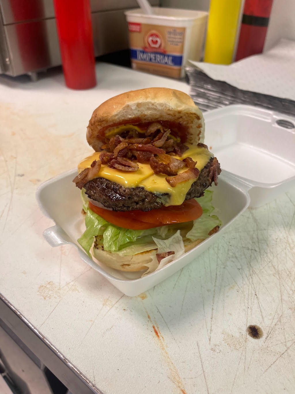 CHI-TOWN DAWGS | restaurant | 2695 E Division St, Diamond, IL 60416, USA | 8155185004 OR +1 815-518-5004