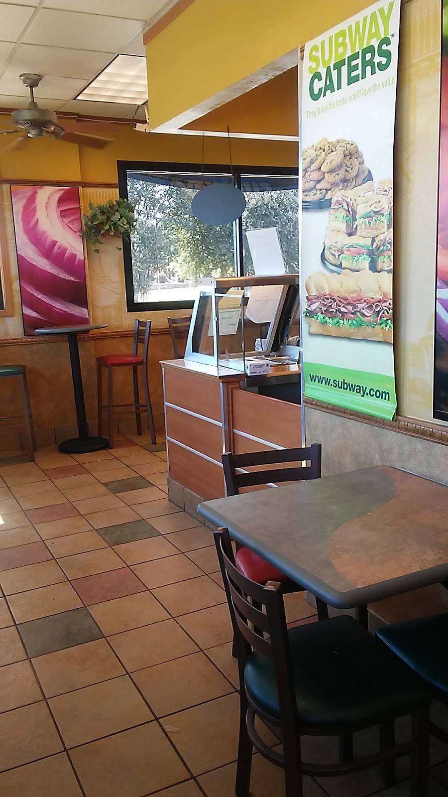 Subway Restaurants | restaurant | 100 Norton Ln, I-35E at Ovilla Rd, Tiger Mart, Red Oak, TX 75154, USA | 9726179000 OR +1 972-617-9000