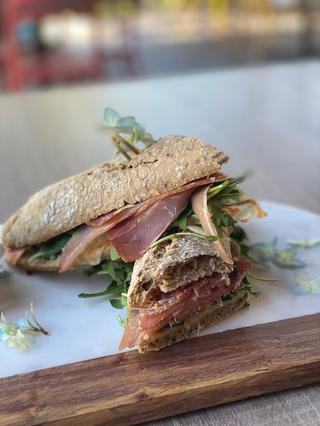 DLITE Bistro & Bakery | restaurant | 180 Crandon Blvd #101, Key Biscayne, FL 33149, USA | 3058829284 OR +1 305-882-9284