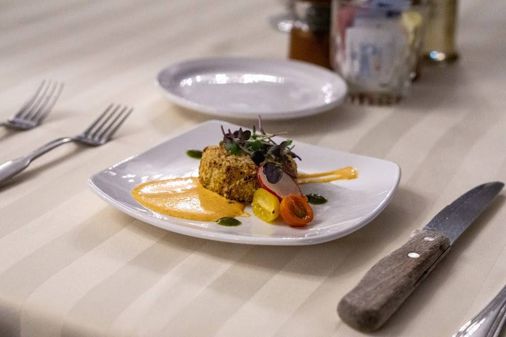 Billy Crews Dining Room | restaurant | 1200 Country Club Rd, Santa Teresa, NM 88008, USA | 5755892071 OR +1 575-589-2071