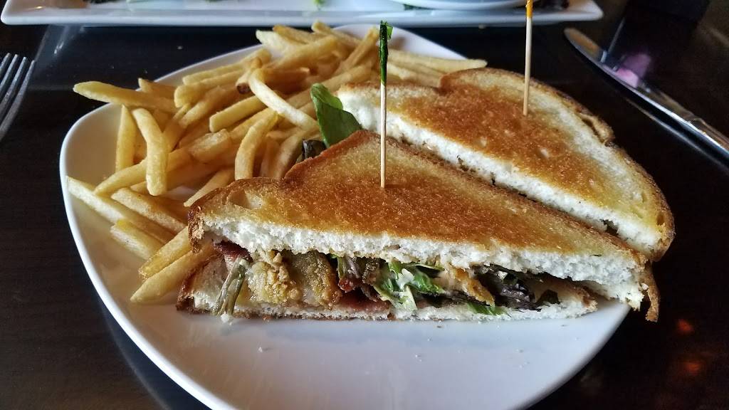 Hoppy Pig | restaurant | 135 N Kinzie Ave, Bradley, IL 60915, USA | 8156143134 OR +1 815-614-3134