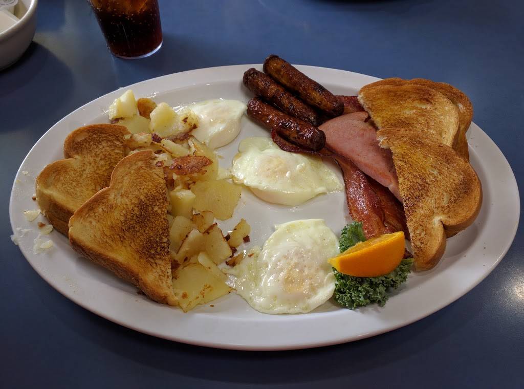 Darrows Family Restaurant | restaurant | 301 Louvingney St, Mackinaw City, MI 49701, USA | 2314365514 OR +1 231-436-5514