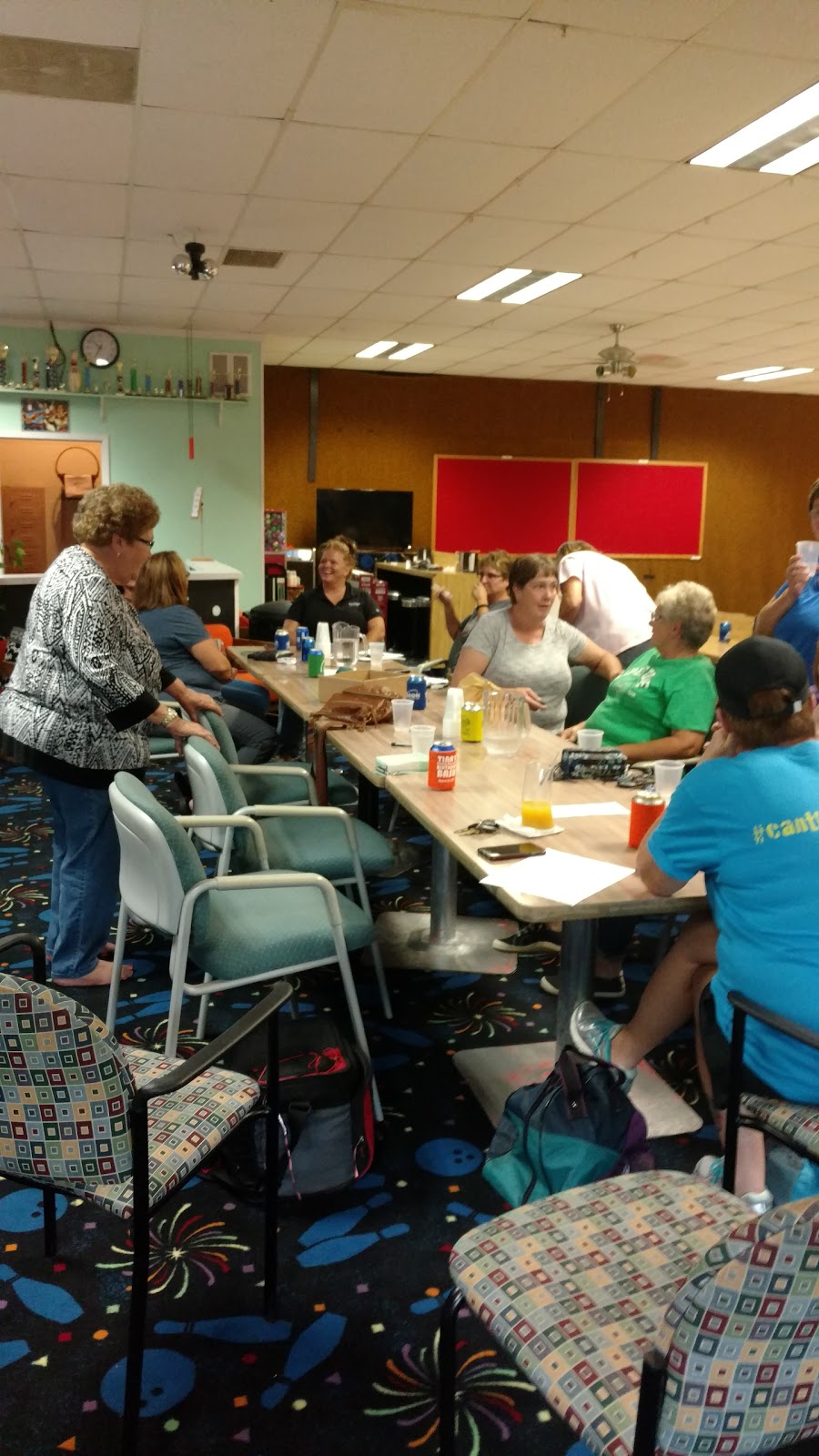 Bole Mor Lanes | meal takeaway | 102 7th Ave SE, Pipestone, MN 56164, USA | 5075622531 OR +1 507-562-2531