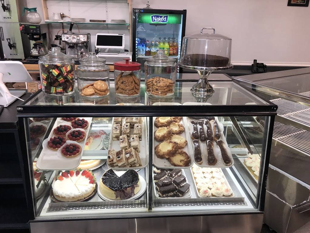 Guggin Cafe and Grill | restaurant | 240-05 Linden Blvd, Elmont, NY 11003, USA | 5162850101 OR +1 516-285-0101