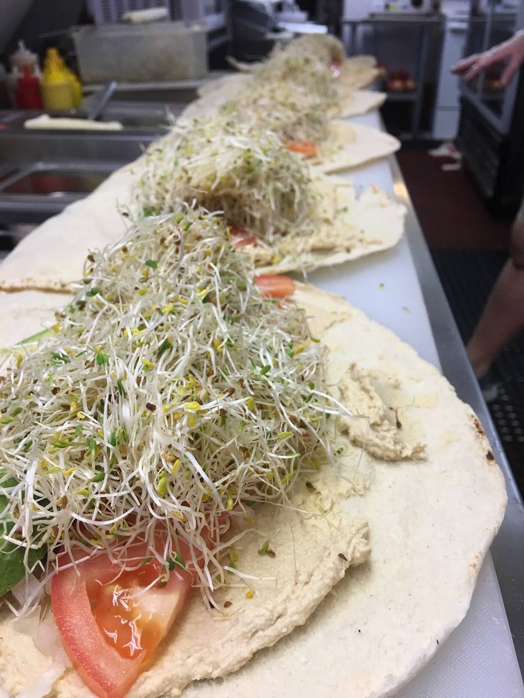 Box Lunch Provincetown | restaurant | 355 Commercial St, Provincetown, MA 02657, USA | 5084876026 OR +1 508-487-6026