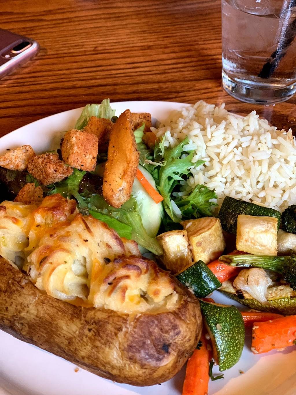 Madelines Dining & Events | restaurant | 8844 PA-18, Cranesville, PA 16410, USA | 8144021075 OR +1 814-402-1075