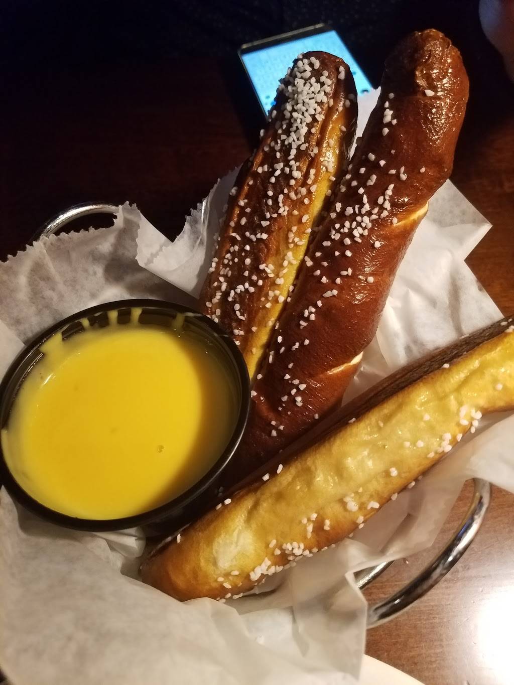 Ravenswood | restaurant | 3612 1021 New York 146, Clifton Park, NY 12065, USA | 5183718771 OR +1 518-371-8771