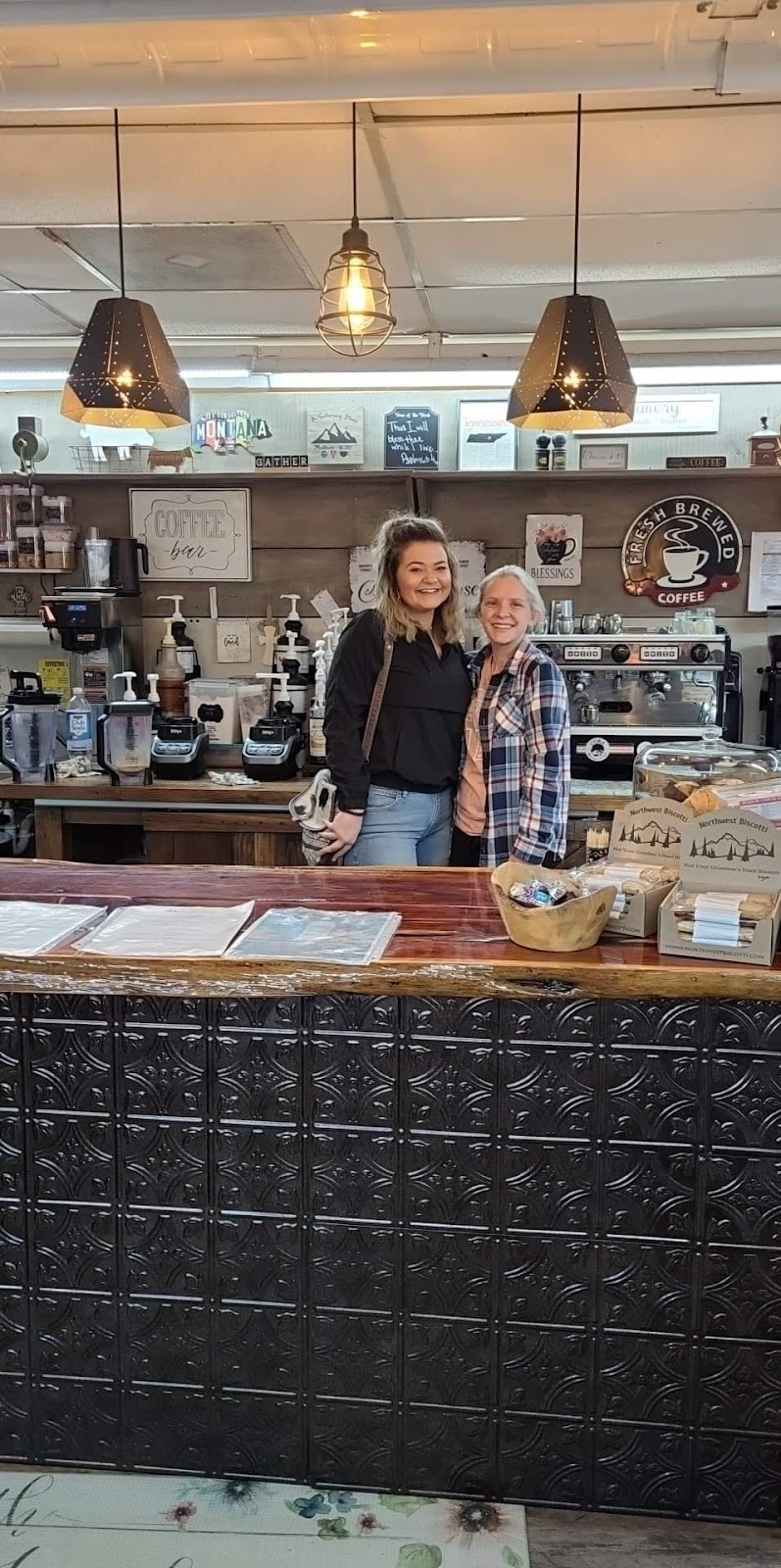 A Gathering Place Of Sneedville | restaurant | 1097 Main St, Sneedville, TN 37869, USA | 4233006012 OR +1 423-300-6012