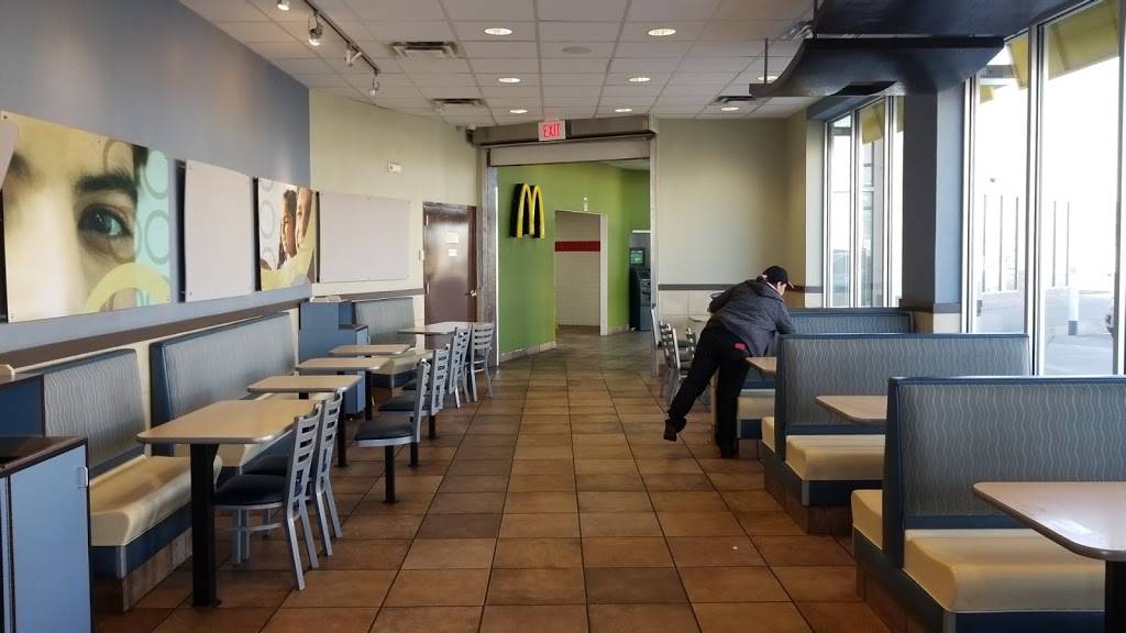 McDonalds | cafe | 11390 Gateway N Blvd, El Paso, TX 79934, USA | 9158228664 OR +1 915-822-8664