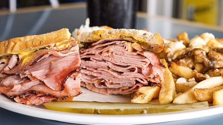 Dynasty Cafe & Bar | restaurant | 550 Montreal Rd, Ottawa, ON K1K 0V1, Canada | 6137446934 OR +1 613-744-6934