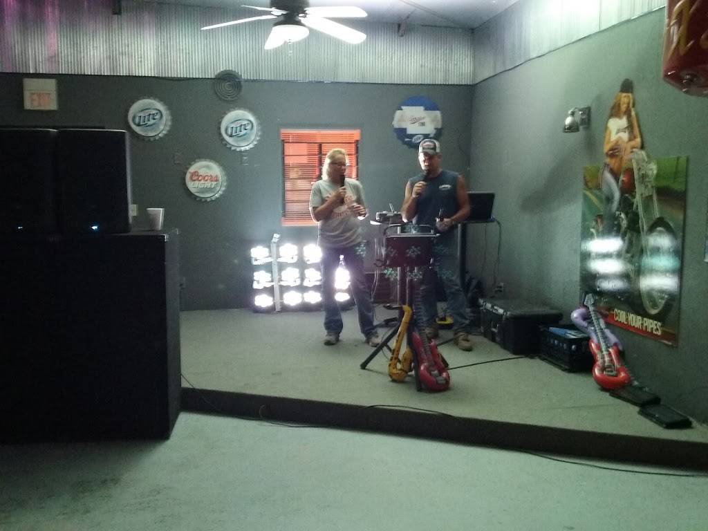 Lucky Dog Pub & Grub | restaurant | 107 W Row St, Jamestown, MO 65046, USA | 6608492055 OR +1 660-849-2055