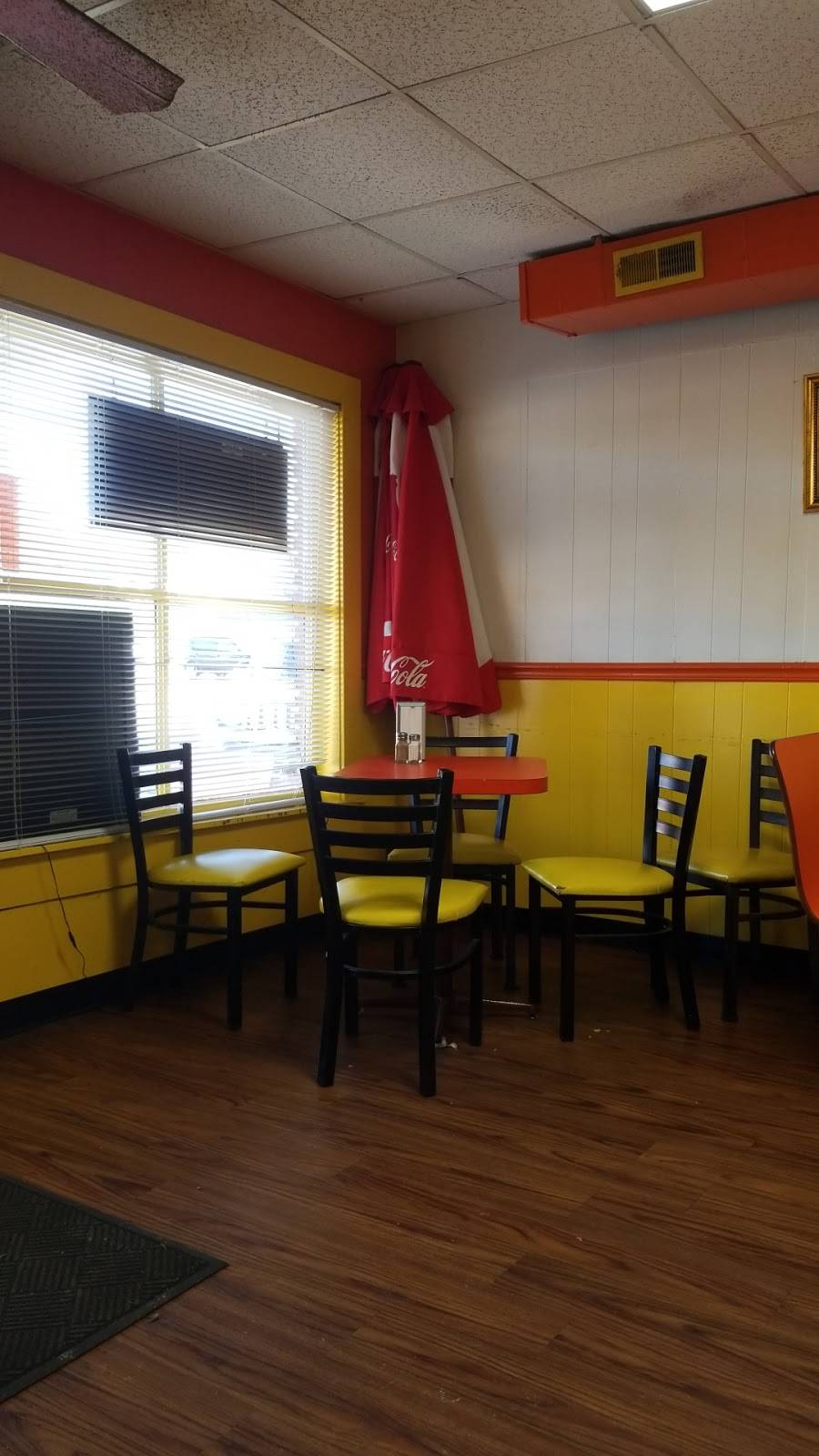 Tooties Restaurant | restaurant | 1310 Virginia Ave, Bristol, TN 37620, USA | 4237646215 OR +1 423-764-6215