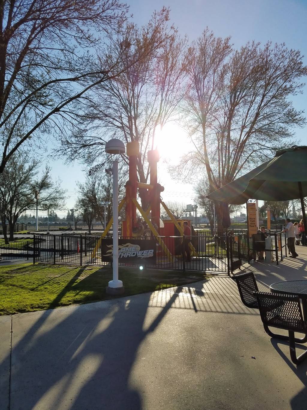 Boomers! Modesto | meal takeaway | 4215 Bangs Ave, Modesto, CA 95356, USA | 2095455248 OR +1 209-545-5248