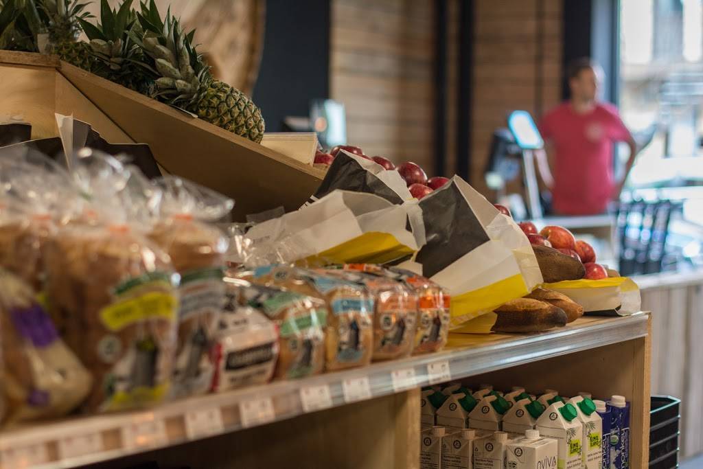 Chez Robin marché local | restaurant | 3819 Rue Wellington #102, Verdun, QC H4G 1V1, Canada | 4383877789 OR +1 438-387-7789