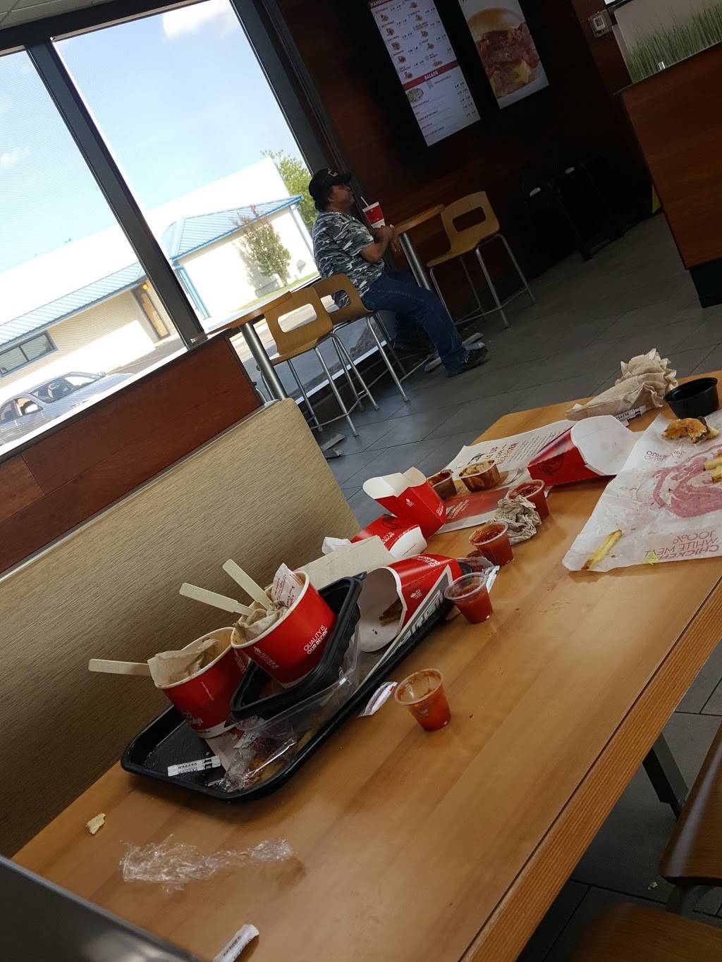 Wendys | restaurant | 2422 E Southcross, San Antonio, TX 78223, USA | 2105332898 OR +1 210-533-2898