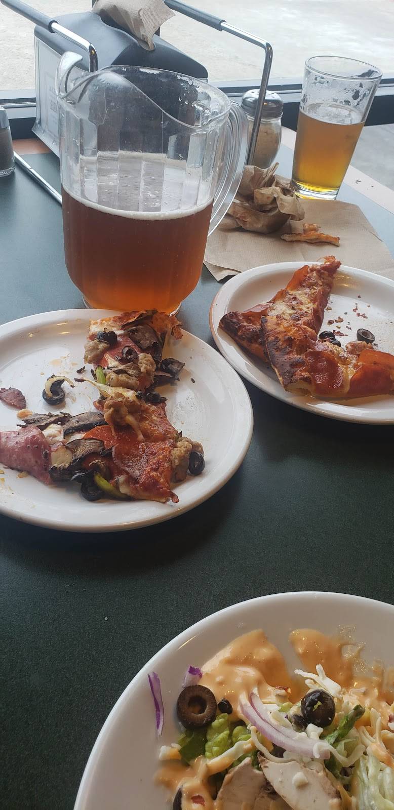 Round Table Pizza | meal delivery | 2630 S Tracy Blvd #1140, Tracy, CA 95376, USA | 2098338300 OR +1 209-833-8300