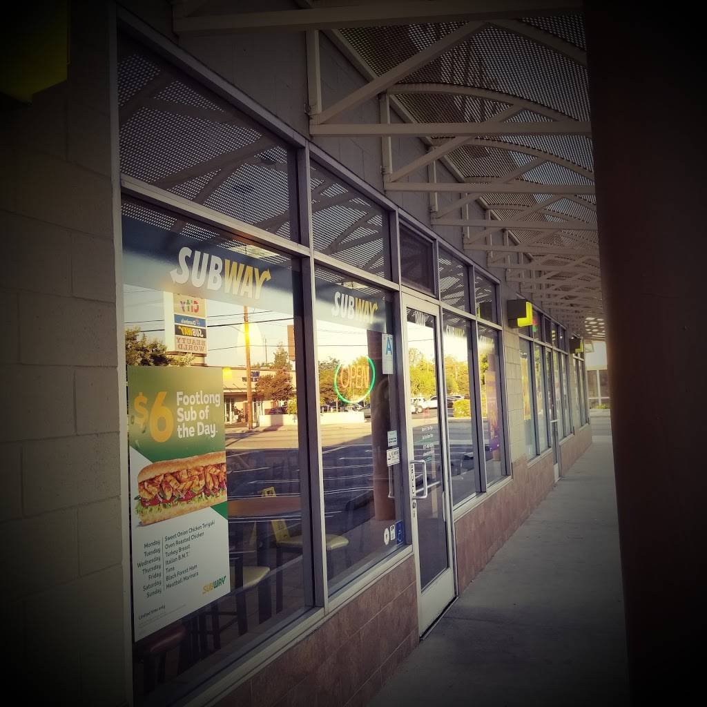 Subway Restaurants | restaurant | 2017 N Hollywood Way, Burbank, CA 91505, USA | 8188435900 OR +1 818-843-5900
