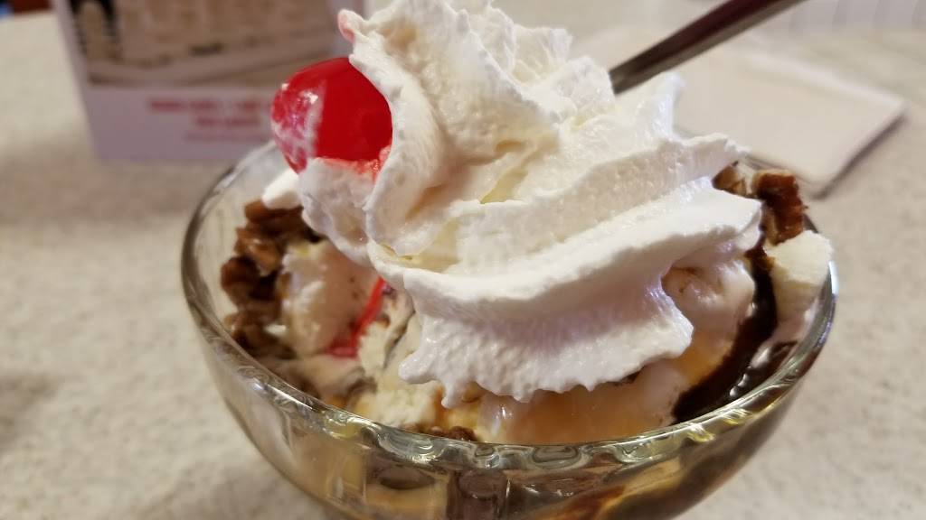 Oberweis Ice Cream and Dairy Store | restaurant | 725 Main St, Schererville, IN 46375, USA | 2193228811 OR +1 219-322-8811