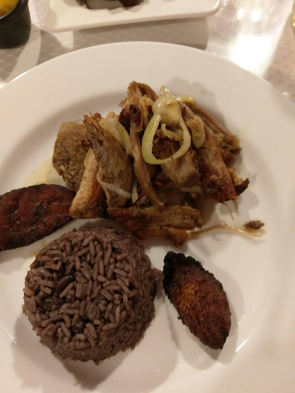 The Cuban Corner Restaurant | restaurant | 825 Hungerford Dr, Rockville, MD 20850, USA | 3012790310 OR +1 301-279-0310