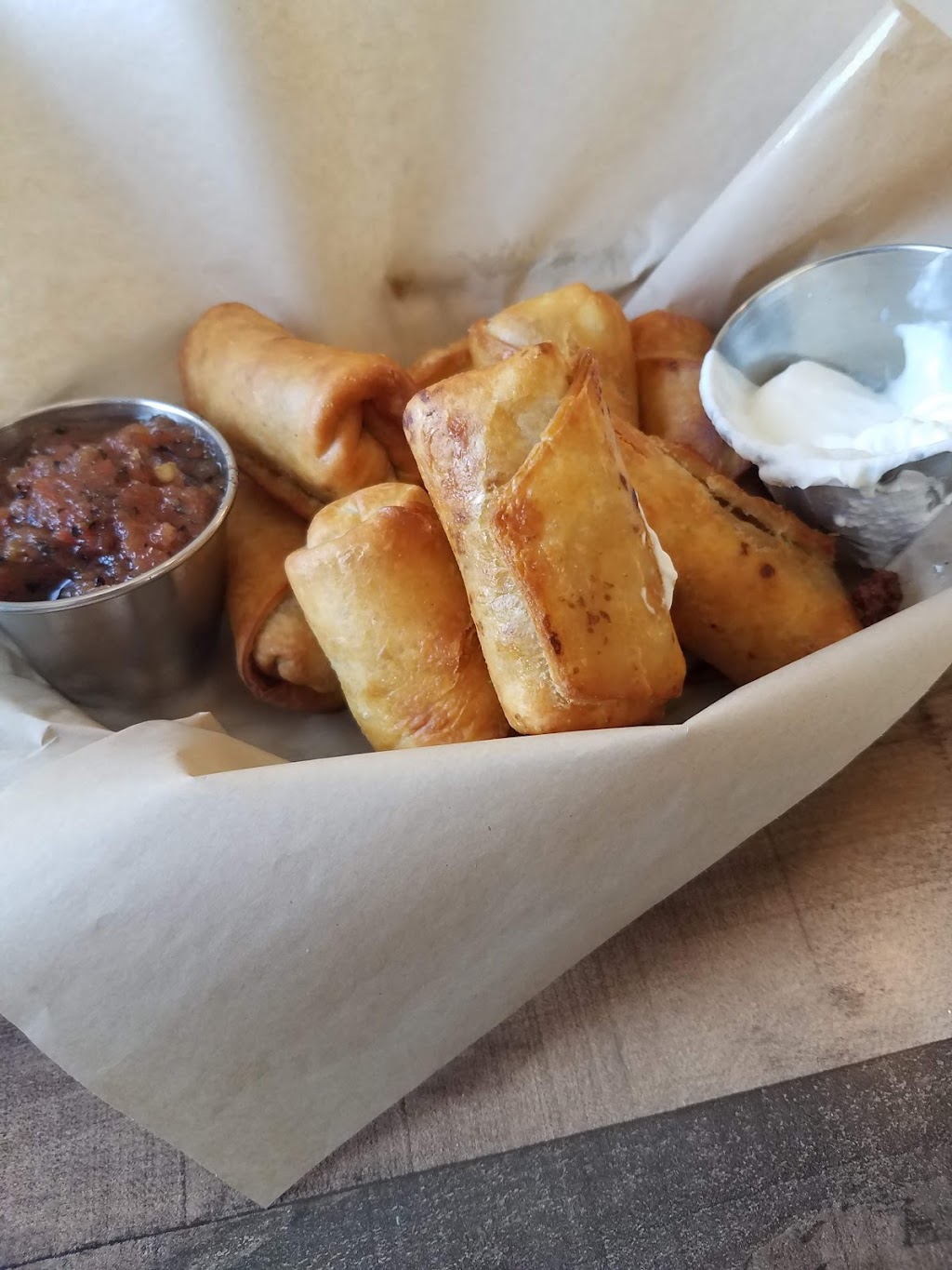 The Hive Restaurant | restaurant | 28534 Los Angeles Ave, Wellton, AZ 85356, USA | 9287854805 OR +1 928-785-4805