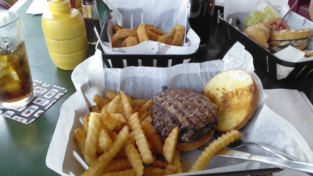 Jake Morans | restaurant | 57 S Lake St, Mundelein, IL 60060, USA | 8475665152 OR +1 847-566-5152