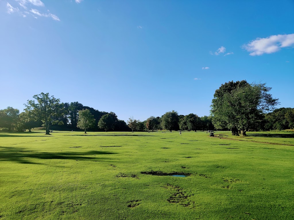 Robert T. Lynch Municipal Golf Course | restaurant | 1281 W Roxbury Pkwy, Chestnut Hill, MA 02467, USA | 6177302078 OR +1 617-730-2078