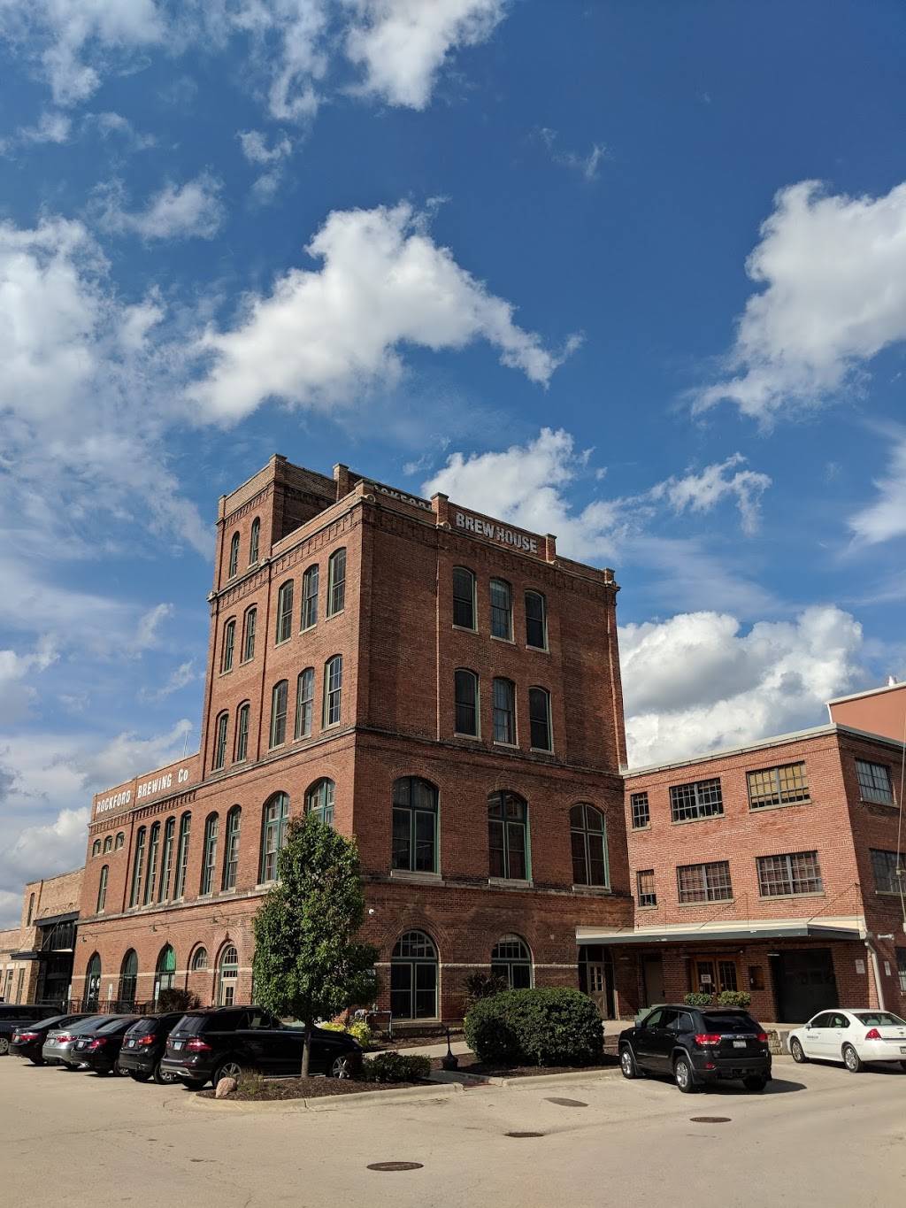 Prairie Street Brewing Co. | restaurant | 200 Prairie St, Rockford, IL 61107, USA | 8152779427 OR +1 815-277-9427